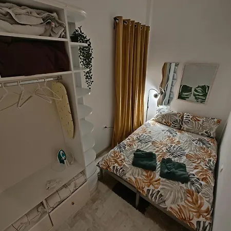 Square Nine Apartment *