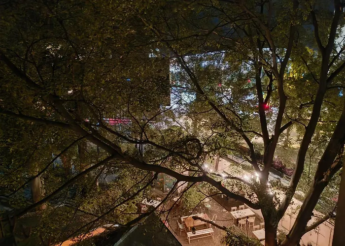 Apartment Square Nine *