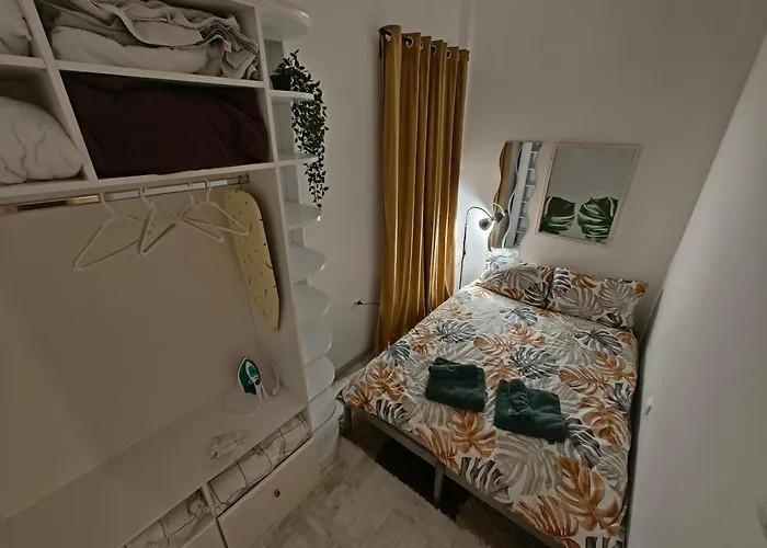 Square Nine Apartment *