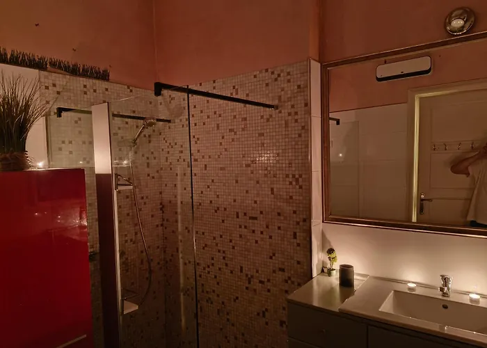 Apartment Square Nine *